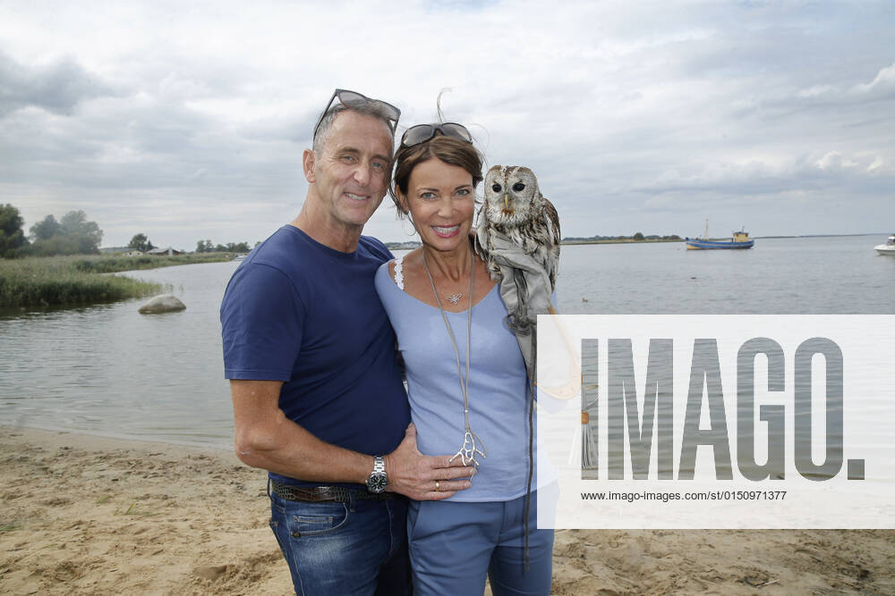 Gerit Kling with Husband Tungsten Becker and Tawny Owl Paulchen Reiter Break at Nepperminer fish palace Usedom Cross Country traditional Schleppjagd on 7 September 2019 at Usedom