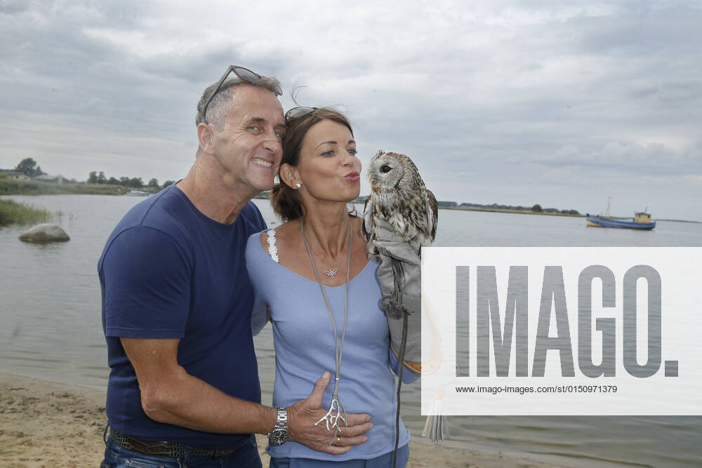 Gerit Kling with Husband Tungsten Becker and Tawny Owl Paulchen Reiter Break at Nepperminer fish palace Usedom Cross Country traditional Schleppjagd on 7 September 2019 at Usedom