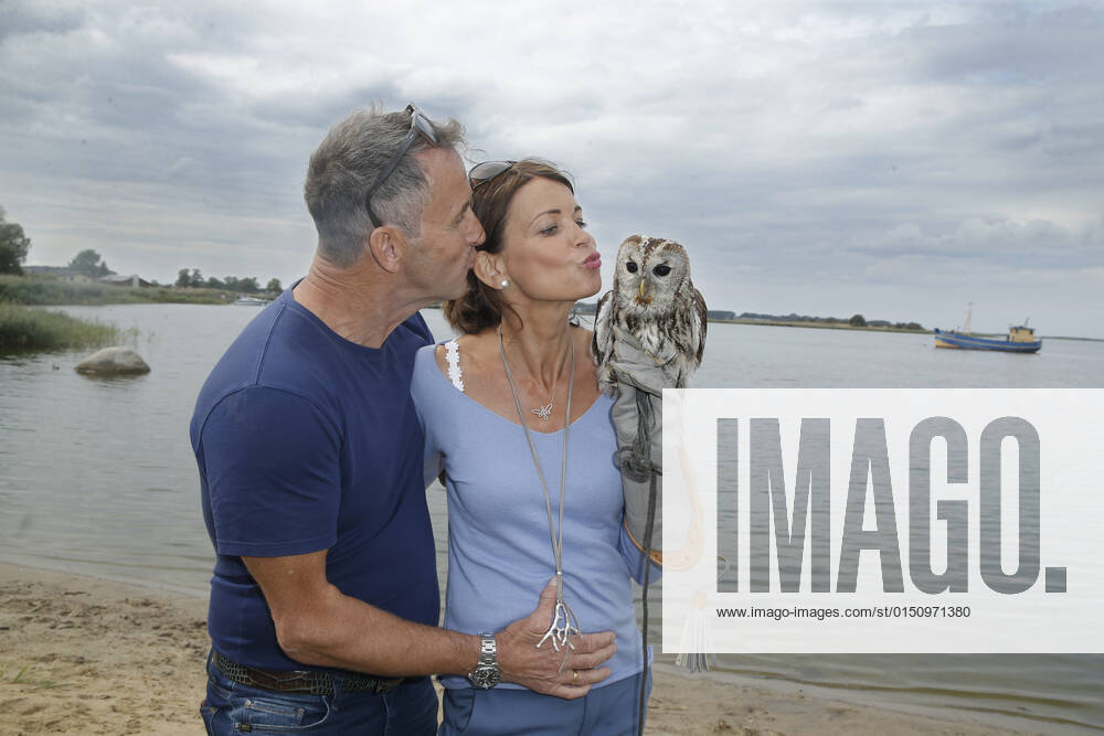 Gerit Kling with Husband Tungsten Becker and Tawny Owl Paulchen Reiter Break at Nepperminer fish palace Usedom Cross Country traditional Schleppjagd on 7 September 2019 at Usedom