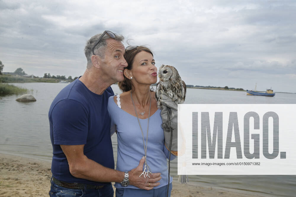 Gerit Kling with Husband Tungsten Becker and Tawny Owl Paulchen Reiter Break at Nepperminer fish palace Usedom Cross Country traditional Schleppjagd on 7 September 2019 at Usedom