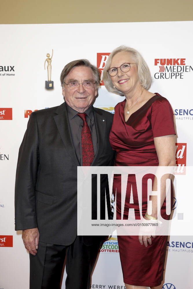 Elmar Wepper with Wife Anita at the 13 award Ceremony the Golden Picture the Woman at Stage Operetta House on 23 October 2019 in Hamburg