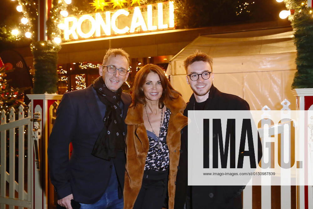 Gerit Kling with Husband Tungsten Becker and Son Leon 16 Original Roncalli Christmas Circus on 19 December 2019 at Tempodrom in Berlin