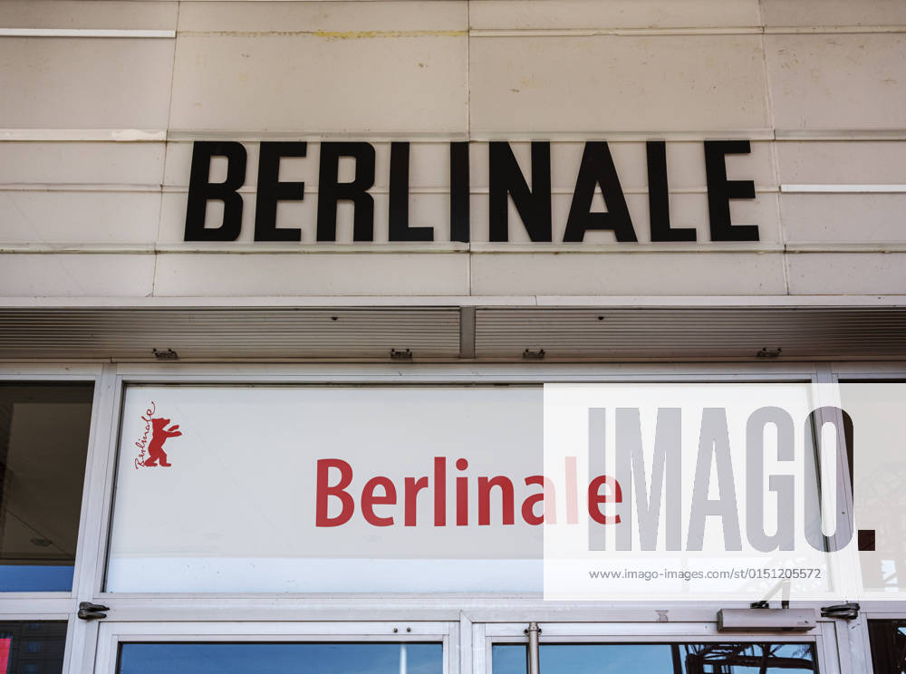 Das Kino International in der Karl-Marx-Allee am Straußberger Platz 1020918874