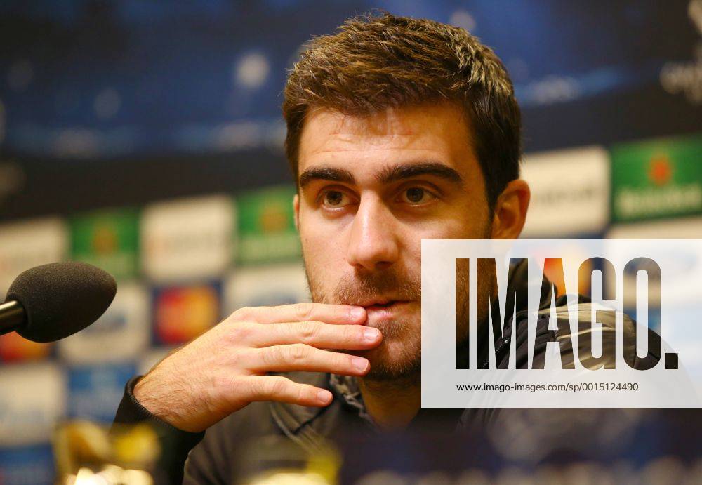 Montag 25.11.2013, Saison 2013 2014, UEFA Champions League, Pressekonferenz im Presseraum des Dortmunder Signal Iduna Parks vor dem Spiel zwischen dem BVB Borussia Dortmund und dem SSC Neapel, Sokratis Papastathopoulos (BVB)