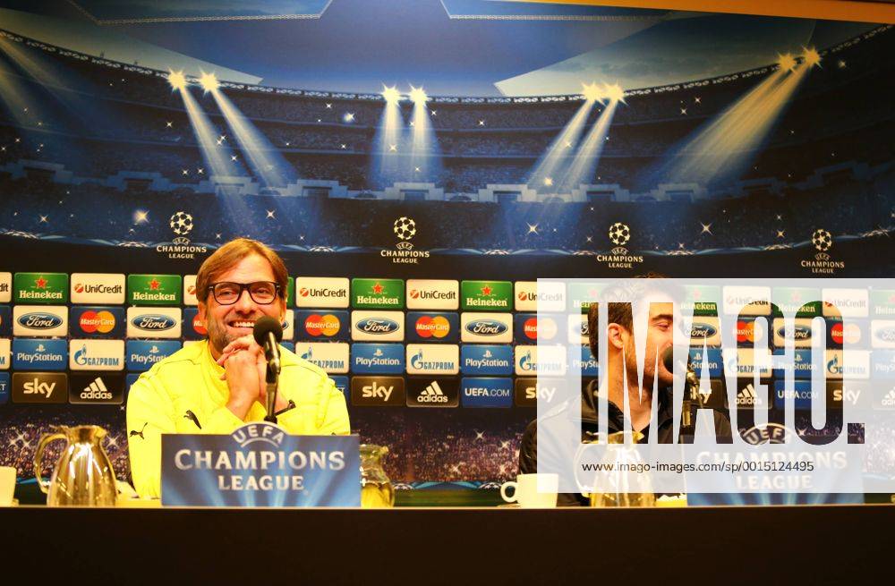 Montag 25.11.2013, Saison 2013 2014, UEFA Champions League, Pressekonferenz im Presseraum des Dortmunder Signal Iduna Parks vor dem Spiel zwischen dem BVB Borussia Dortmund und dem SSC Neapel, Trainer Jürgen Klopp (BVB) und Sokratis Papastathopoulos (BVB), v.l.