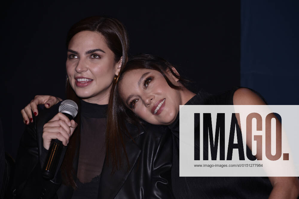Prueba Perfecta Theater Press Conference MEXICO CITY, MEXICO - FEB 17, 2022: Actress Estefania Hinojosa and Sara Maldonado during the press conference of the Prueba Perfecta theater play at Foro Shakespeare. On February 17, 2022 in Mexico City, Mexico. (Photo by Carlos Tischler Eyepix Group)