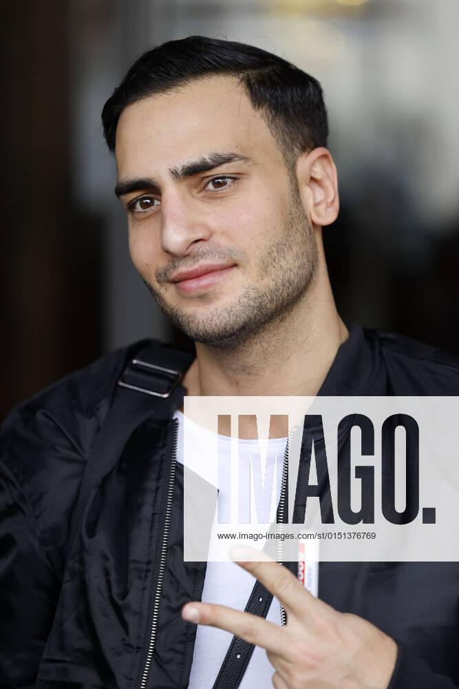 Timur Ülker leaving for the filming of the RTL dance show Let s Dance 2022 at the MMC Studios in Cologne Ossendorf Cologne, 18 02 2022 Foto:xC.xFuturexImage