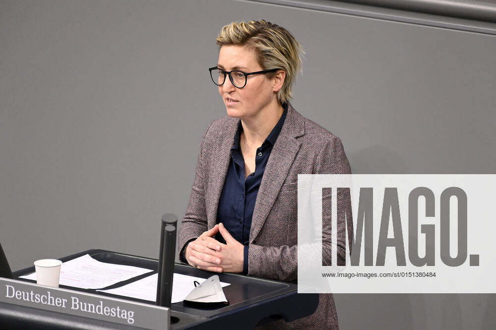 Susanne Hennig Wellsow at the 18 session of the German Bundestag in the Reichstag building Berlin, 18 02 2022 Foto:xF.xFuturexImage