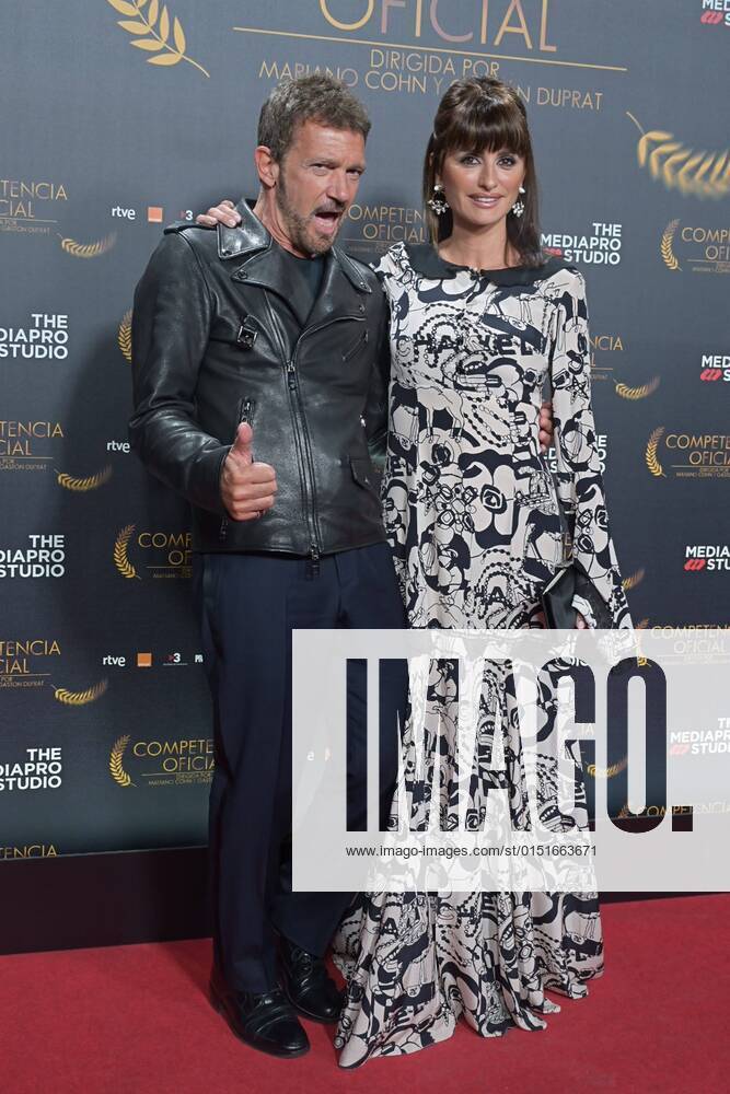 Antonio Banderas and Penelope Cruz at the photocall for the premiere of the film Official Competition in Madrid on Monday, February 21, Cordon Press