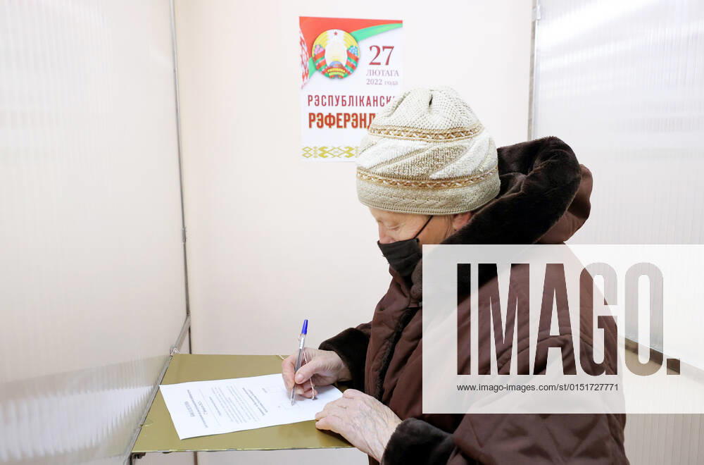 A woman marks her ballot at polling station No 5 with the start of early voting in the 2022 Belarusian constitutional referendum, which is scheduled for February 27. Alexander Khitrov BelTA TASS TS124EA6
