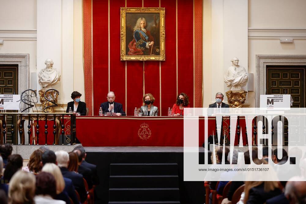 Spanish former Queen Sofia (C) next to Fine Arts Royal Academy of San Fernando, Tomas Marco (2L), Cultural and Cooperation geenral director of the Culture and Sports minister Adriana Moscoso (L) and Callia Foundation chairwoman Carmen Reviriego (2R) during the Iberoamericam Prizes organizated by Callia Foundation in Madris, Spain on 22 February 2022. Spanish former Queen Sofia attends to the Iberoamericam Prizes !ACHTUNG: NUR REDAKTIONELLE NUTZUNG!
