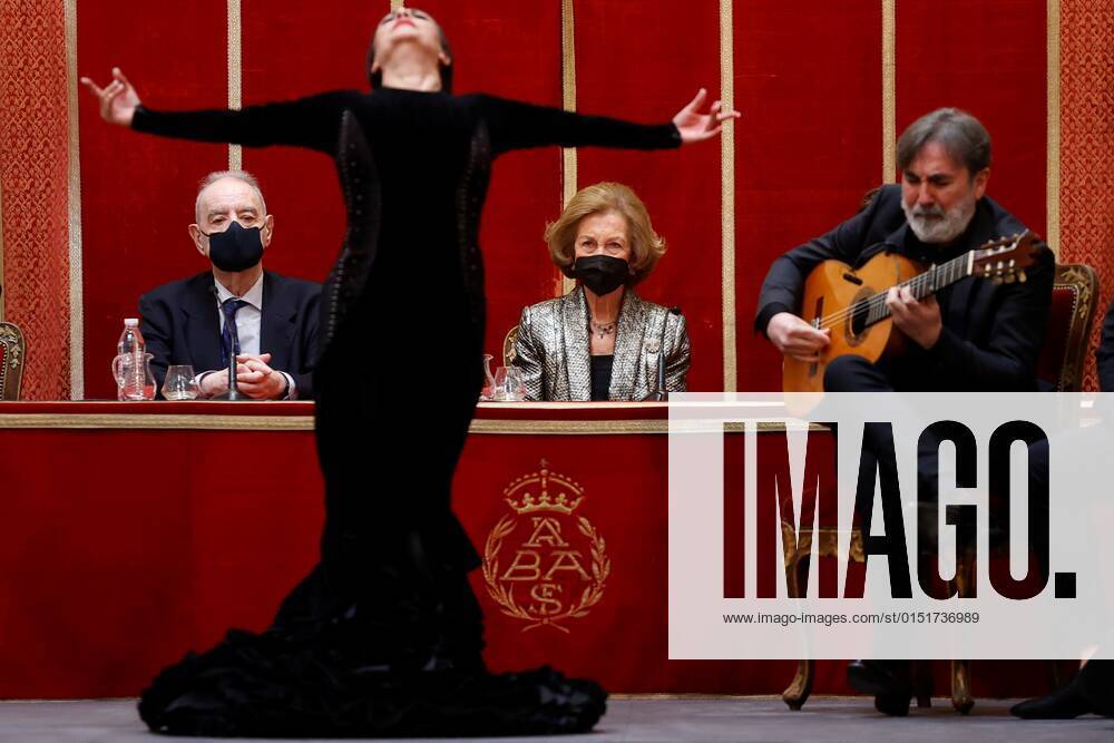Flamenco dancer Eva Yerbabuena (L) performs on stage next to Spanish former Queen Sofia (C) during the Iberoamericam Prizes organizated by Callia Foundation during an act held in Madrid, Spain on 22 February 2022. Spanish former Queen Sofia attends to the Iberoamericam Prizes !ACHTUNG: NUR REDAKTIONELLE NUTZUNG!