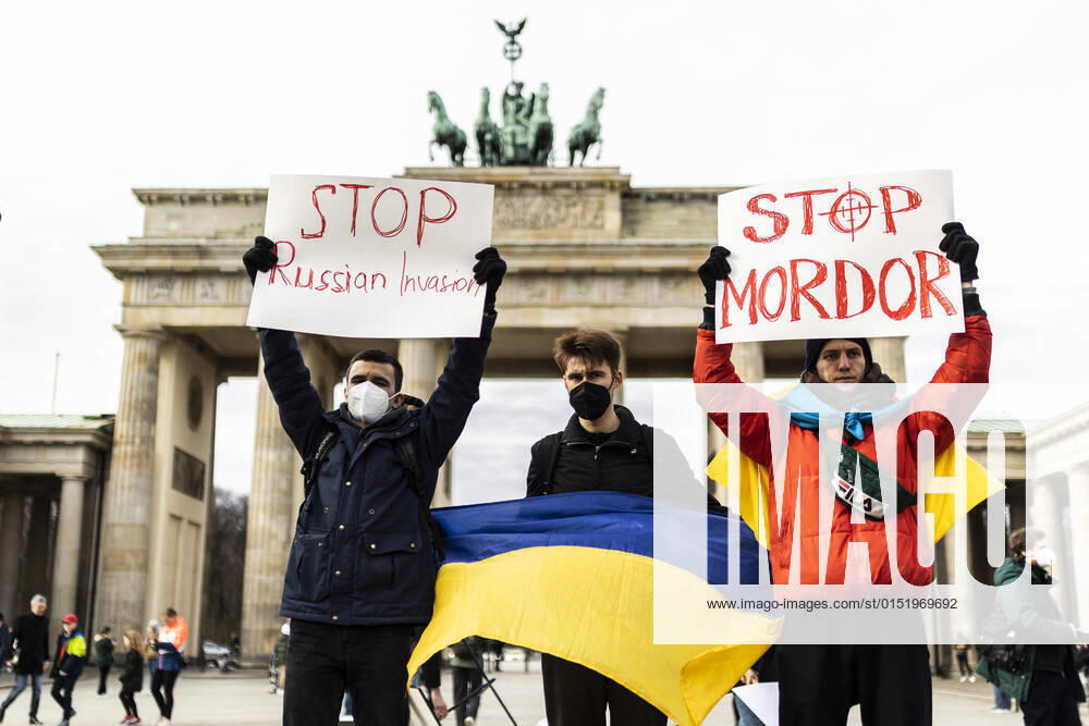 Demonstration for solidarity with Ukraine, taken in front of the Brandenburg Gate in Berlin, 24 02 2022 The demonstration takes place due to the invasion of Russian soldiers into Ukraine Berlin Germany