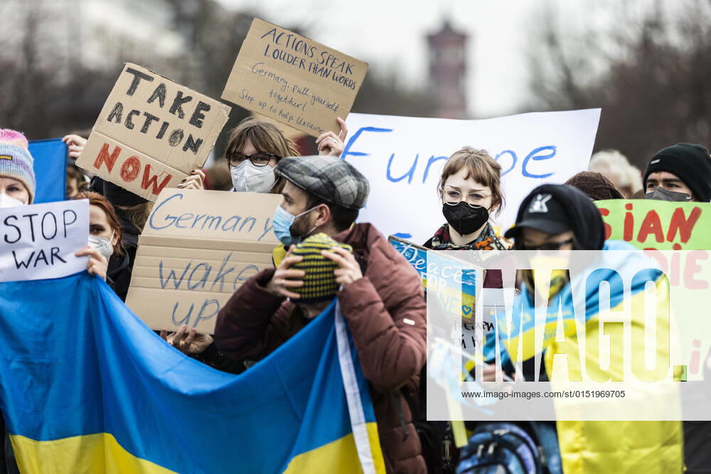 Demonstration for solidarity with Ukraine, taken in front of the Brandenburg Gate in Berlin, 24 02 2022 The demonstration takes place due to the invasion of Russian soldiers into Ukraine Berlin Germany