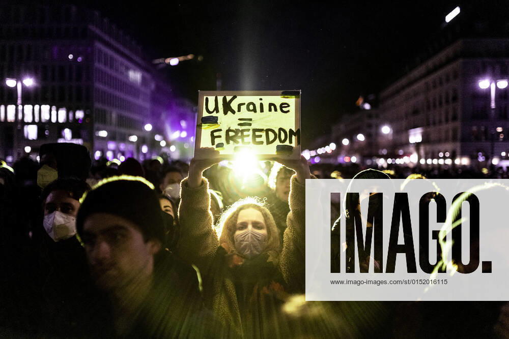 Demonstration for solidarity with Ukraine, taken in front of the Brandenburg Gate in Berlin, 24 02 2022 The demonstration takes place due to the invasion of Russian soldiers into Ukraine Berlin Germany