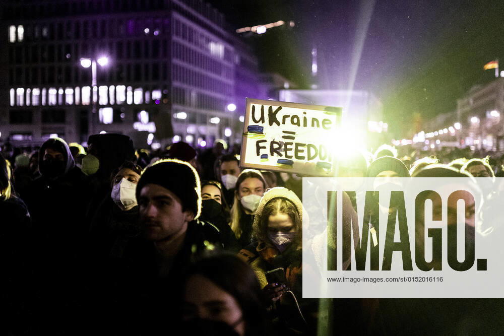 Demonstration for solidarity with Ukraine, taken in front of the Brandenburg Gate in Berlin, 24 02 2022 The demonstration takes place due to the invasion of Russian soldiers into Ukraine Berlin Germany