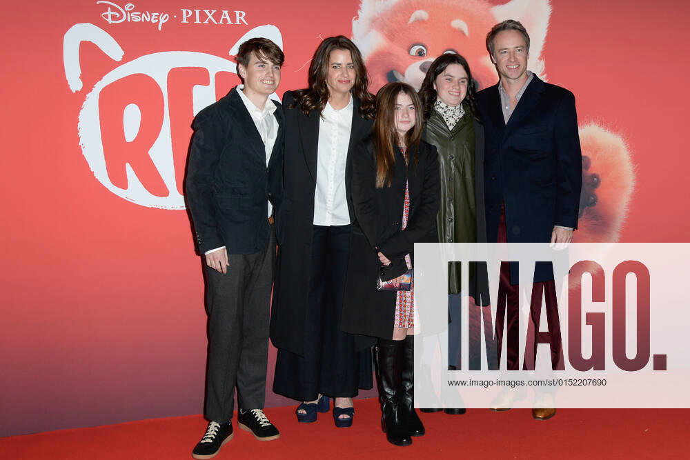 Lindsey Collins (L2) and family attend at the red carpet of Disney movie Red at The Space Cinema Moderno. Rome Italy - ZUMAs197 20220225_zaa_s197_538