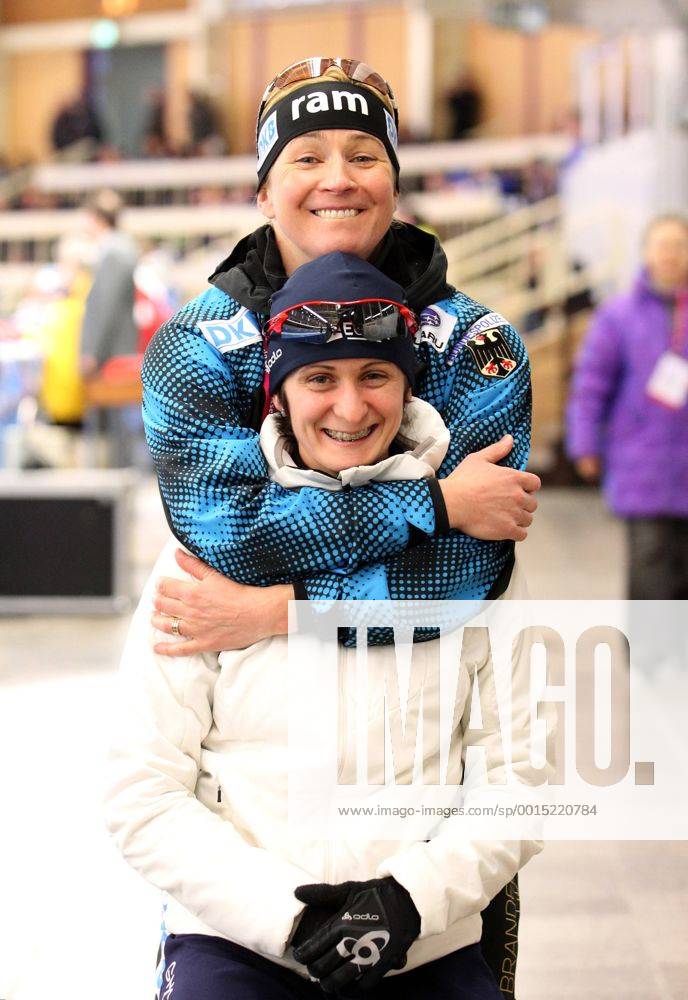 Hohenschönhausen, Berlin, GER, ISU World Cup Berlin , im Bild Claudia Pechstein und Martina Sablikova