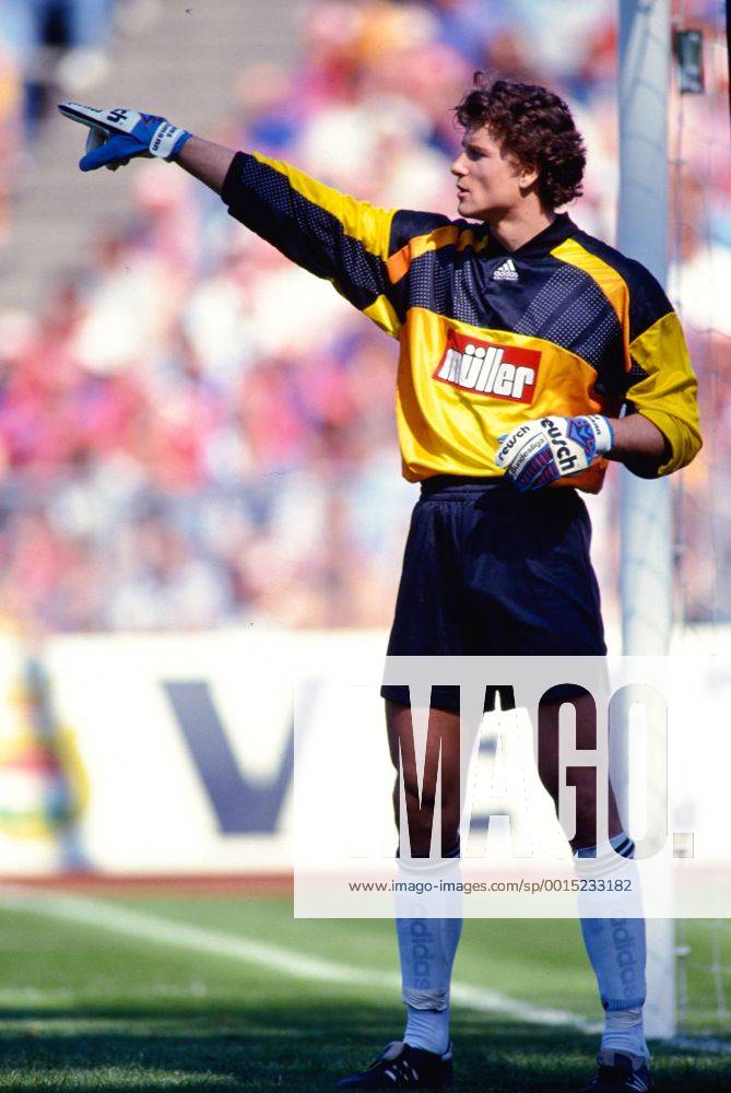 Fussball 1. Bundesliga 1993 1994 34. Spieltag 07.05.1994 FC Bayern München - FC Schalke 04 Torwart Jens Lehmann (FC Schalke) FOTO: WEREK Pressebildagentur MODELxRELEASExx