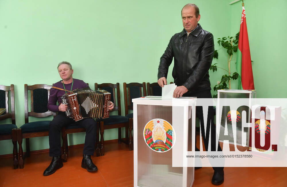 Belarus Constitutional Referendum 8128228 27.02.2022 A man casts his ballot during a referendum on amendments to the Belorussian constitution at a polling station in the village of Stodolichi, in Lelchitsky district of the Gomel region, Belarus. Viktor Drachev Sputnik Gomel region Belarus