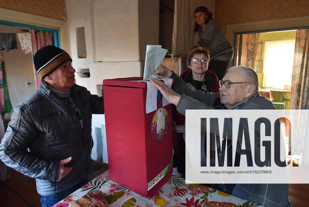 Belarus Constitutional Referendum 8128234 27.02.2022 A man casts his ballot during a referendum on amendments to the Belorussian constitution at his house in the village of Stodolichi, in Lelchitsky district of the Gomel region, Belarus. Viktor Drachev Sputnik Gomel region Belarus