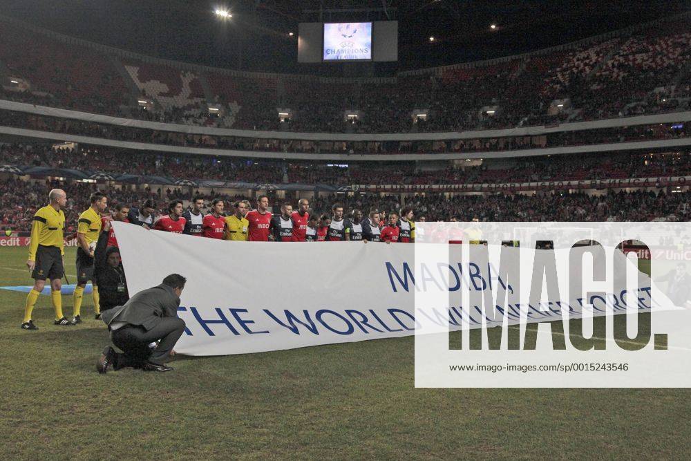 - SL Benfica Lissabon - Paris St. Germain at Luz stadium in the 6th round game of the group stage of the Champions League 2012 13. Final result 2-1 - Players display a banner honouring late South African President Nelson Mandela