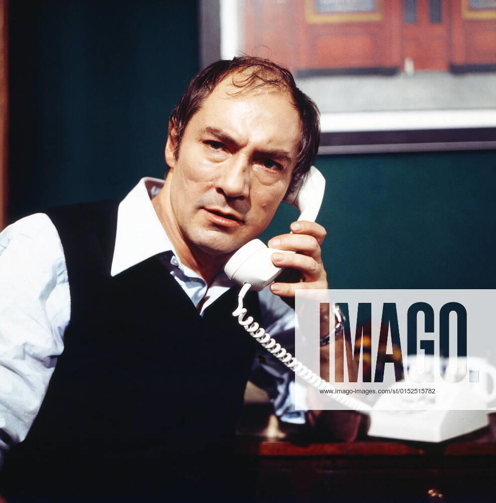 Nie wieder Mary Nie wieder Mary, Fernsehfilm, Deutschland 1974, Regie: Ludwig Cremer, Darsteller: Martin Benrath, Deutschland