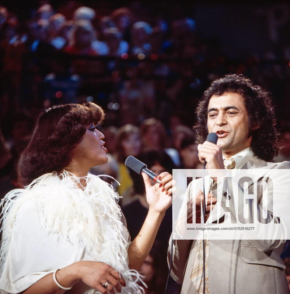 ZDF Hitparade ZDF Hitparade, Musiksendung, Deutschland 1969 - 2000, Sendung vom 19. Februar 1977, Mitwirkende: niederländisches Schlagerduo Rosy und Andres, bestehend aus Rosy Perreira und Dries Scholten mit ihrem Song My Love ., Berlin Berlin Deutschland