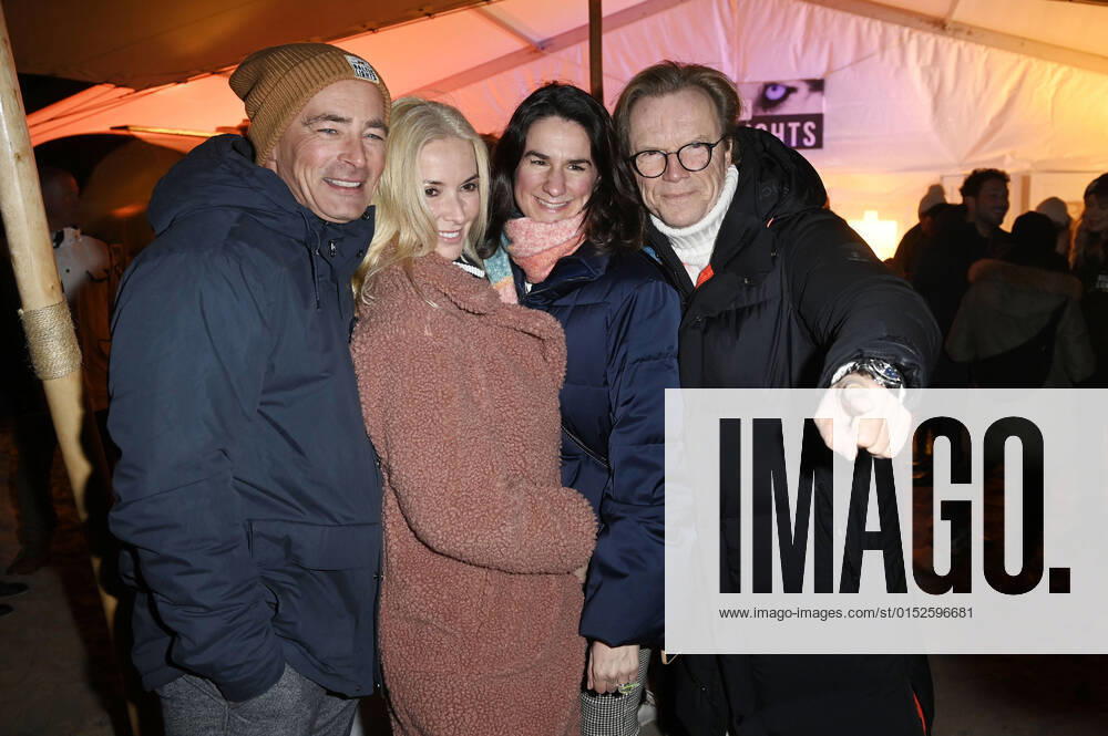 Jan Sosniok, Gesine Lippert, Nadine Möllers and Wolfgang Lippert at the Official Opening of the Baltic Lights 2022 with Torch Relay at the Alex Strandbar Heringsdorf, 04 03 2022 Foto:xF.xFuturexImage