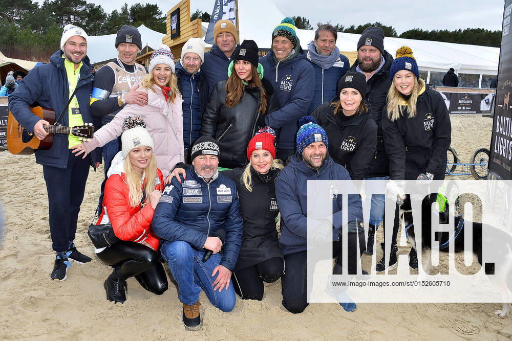 The participants Jan Sosniok, Susan Sideropoulos, Hendrik Duryn, Simone Thomalla, Bernhard Bettermann, Kai Wiesinger, Antoine Monot Jr , Franziska Knuppe, Till Demtroeder, Nina Ensmann, Matthias Killing and Anja Kling at the Baltic Lights Sled Dog Race Charity Event on 5 03 2022 at the pier Heringsdorf on Usedom Baltic Lights Sled Dog Race 2022 on Usedom Day 2