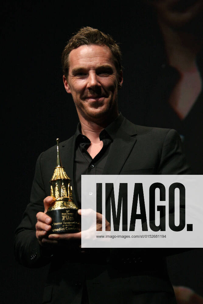 Bilder des Jahres 2022, Entertainment 03 März Entertainment Themen der Woche KW10 March 9, 2022, Santa Barbara, CA, USA: Benedict Cumberbatch seen onstage during the Cinema Vanguard Award ceremony honoring Benedict Cumberbatch during the 2022 Santa Barbara International Film Festival at The Arlington Theatre on March 09, 2022 in Santa Barbara, California. Santa Barbara USA - ZUMAs181 20220309_zea_s181_078