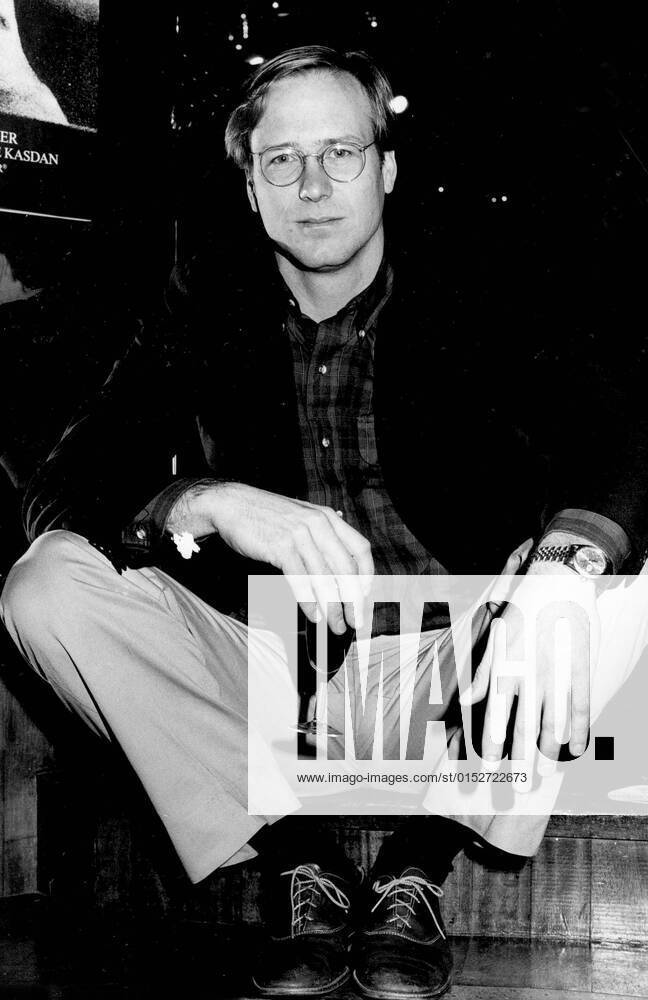 OSCARS. Bester Hauptdarsteller. Preisträger 1981-1990 WILLIAM HURT (March 20, 1950 - March 13, 2022) was an American actor who made it big in the 1981 neo-noir film Body Heat . He garnered three consecutive nominations for the Academy Award for Best Actor, for Kiss of the Spider Woman (1985), Children of a Lesser God (1986), and Broadcast News (1987), winning for the first of these. After a variety of character roles in the following decade, Hurt earned his fourth Academy Award nomination for his supporting performance in the crime thriller A History of Violence (2005). It was announced in May 2018 that Hurt had terminal prostate cancer. He died just a week before his 72nd birthday. FILE PHOTO SHOT: January 18, 1982, London, United Kingdom: WILLIAM HURT at the premiere of film Body H - ZUMAg49_ 20060407_mda_g49_140