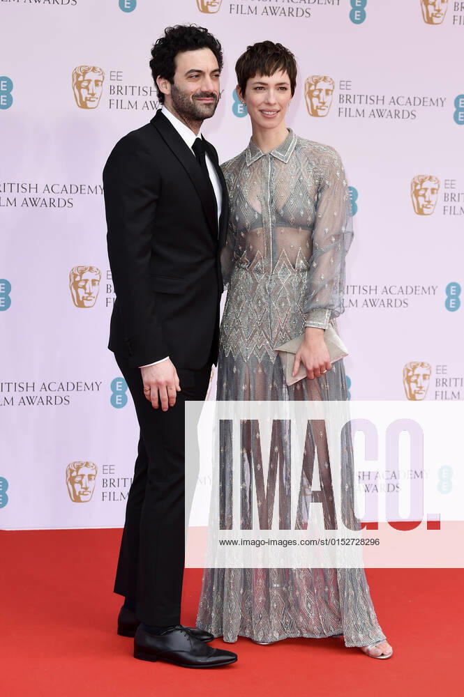 Morgan Spector with wife Rebecca Hall at the BAFTA Film Awards 2022 75th British Academy Film Awards at the Royal Albert Hall London, 13 03 2022. Foto:xS.xFuturexImage