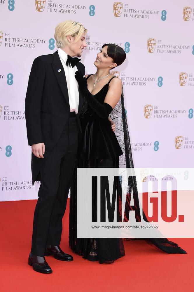 Jake Bongiovi and Millie Bobby Brown at the BAFTA Film Awards 2022 75th British Academy Film Awards at the Royal Albert Hall London, 13 03 2022. Foto:xS.xFuturexImage