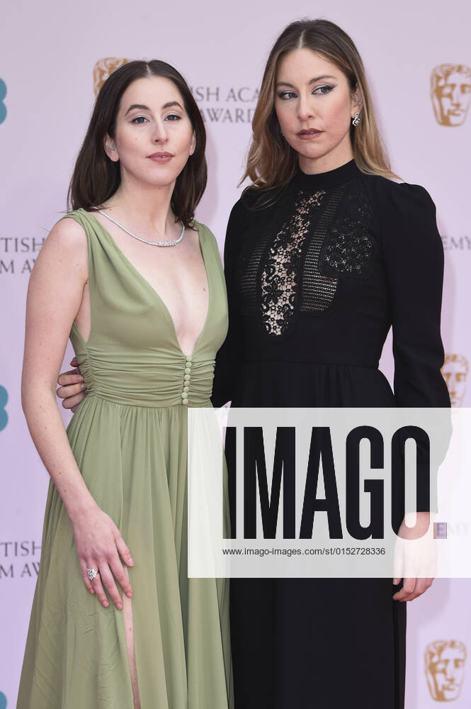 Alana Haim and Este Haim at the BAFTA Film Awards 2022 75th British Academy Film Awards at the Royal Albert Hall London, 13 03 2022. Foto:xS.xFuturexImage