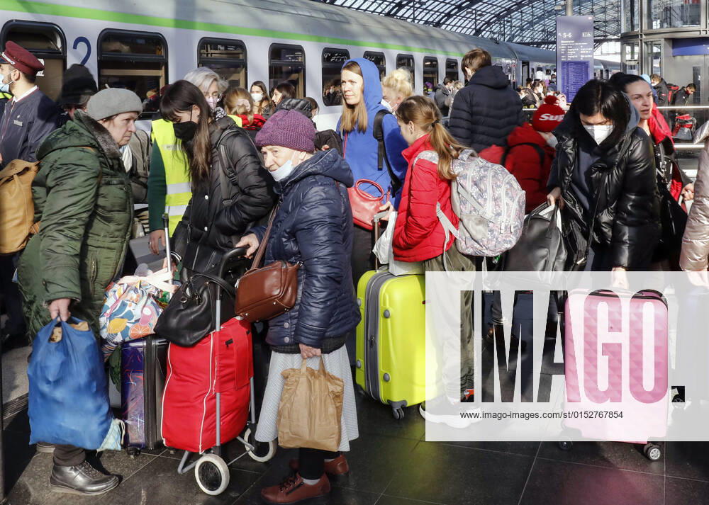 Ukrainian Refugees Berlin, 16 03 2022 Refugees from Ukraine arrive at Berlin Central Station Berlin Berlin Germany