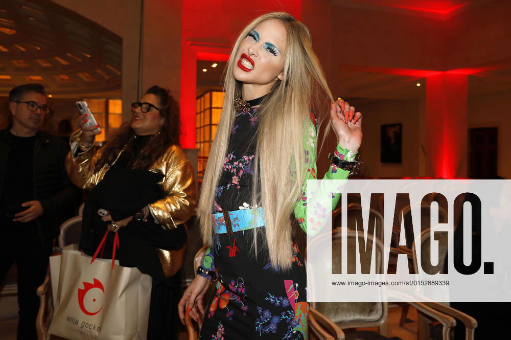 Theresia Fischer at the Anja Gockel Fashion Show Weltgewand t at the Fashion Week Berlin Autumn Winter 2022 at the Hotel Adlon Kempinski Berlin, 15 03 2022 Foto:xM.xWehnertx xFuturexImage