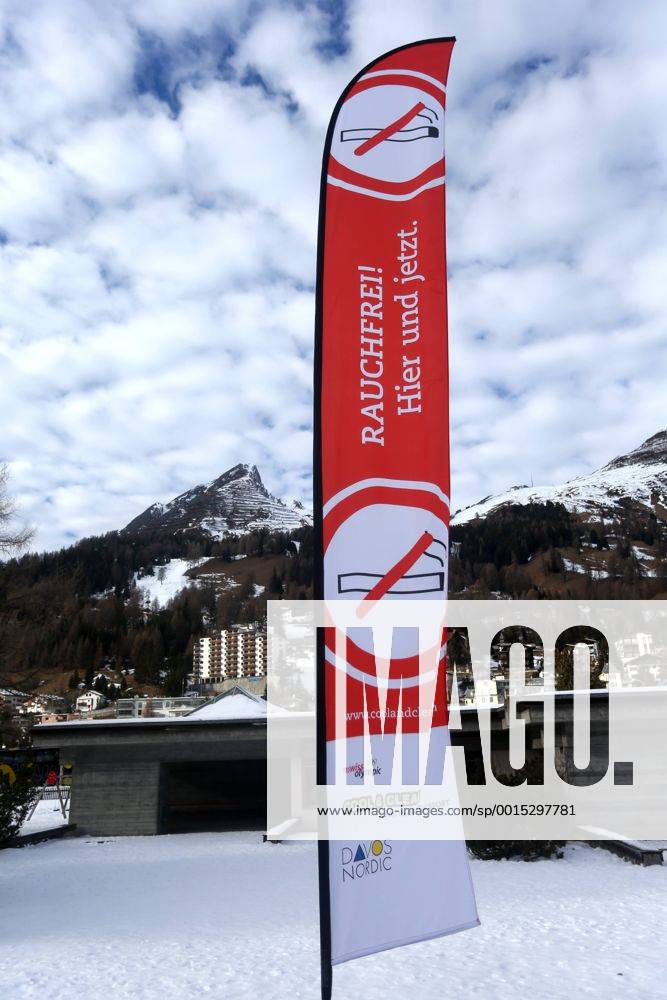 SKI NORDISCH - FIS WC Davos DAVOS, SCHWEIZ, 15.DEZ.13 - SKI NORDISCH, LANGLAUF - FIS Weltcup. Bild zeigt eine Fahne mit einem Rauchfrei Schriftzug.