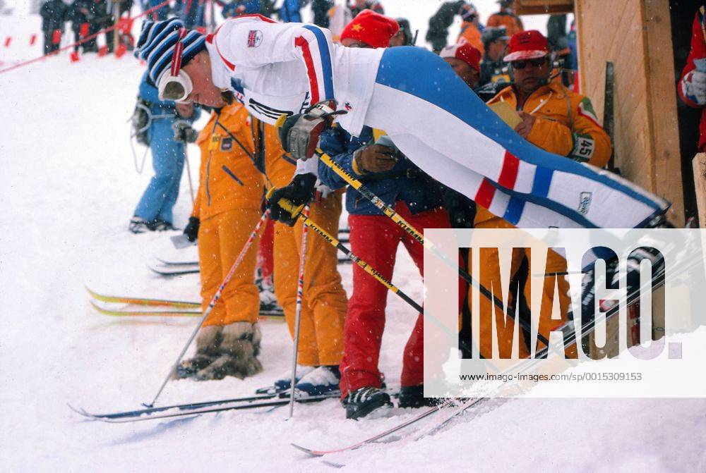 Alpine Skiing - 1976 Innsbruck Winter Olympics - Women s Slalom Great Britain s Valentina Iliffe begins her run at Axamer Lizum, Axams, Austria. She finished in 15th place.