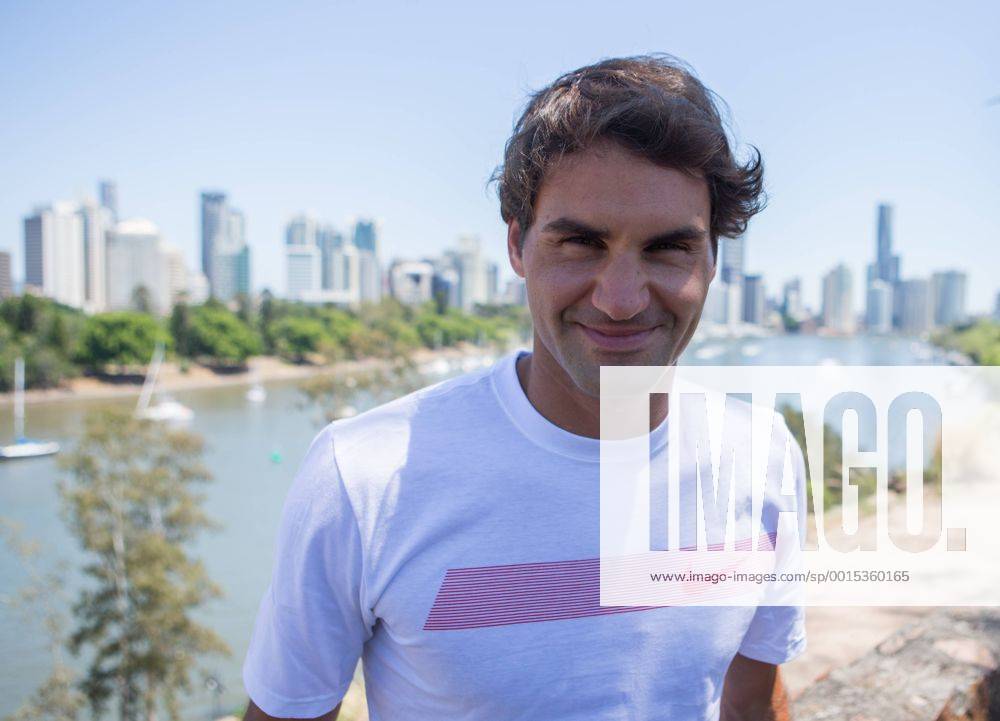 Tennis Profi Roger Federer (SUI) posiert fuer Fotos for der Brisbane Skyline,Queensland,Australia,