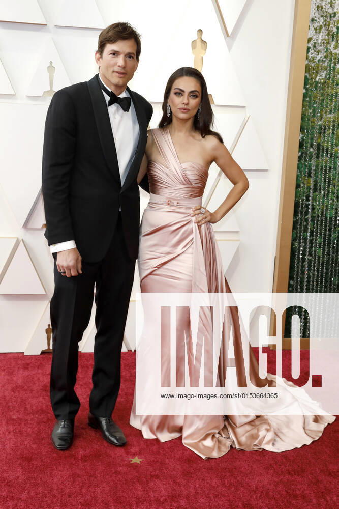 LOS ANGELES - MAR 27: Ashton Kutcher, Mila Kunis at the 94th Academy Awards at Dolby Theater on March 27, 2022 in Los Angeles, CA Los Angeles USA - ZUMAb170 20220328_zap_b170_001