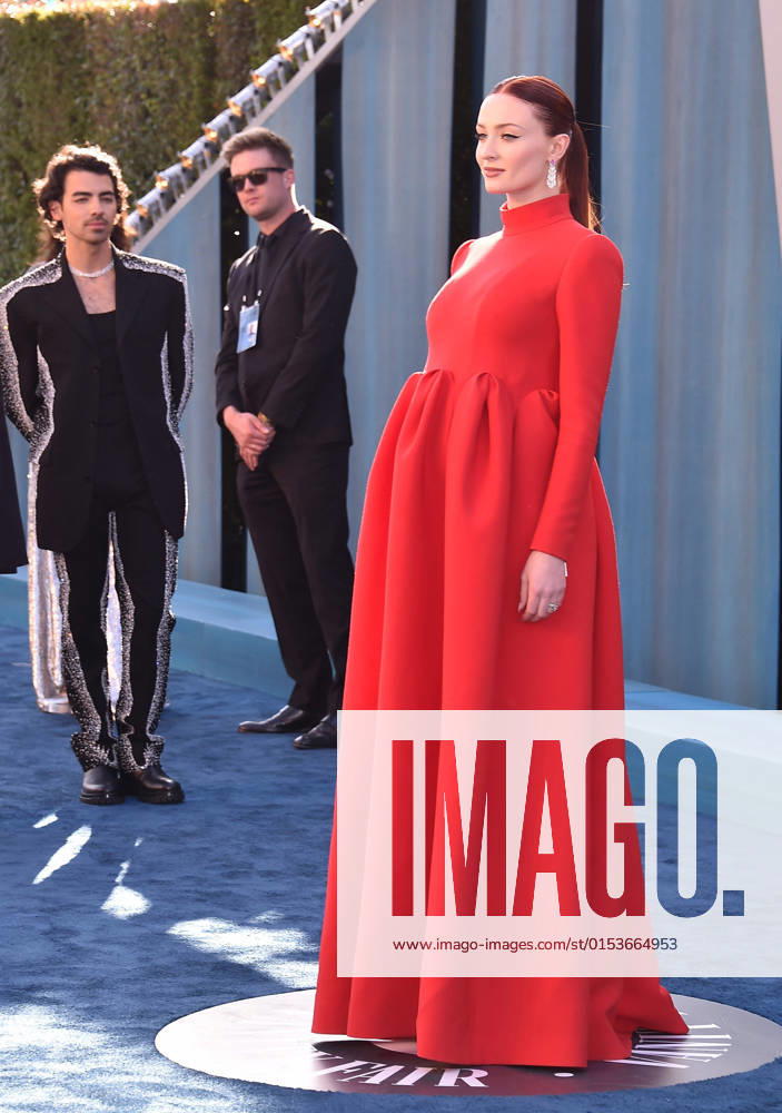 BEVERLY HILLS, CA - MARCH 27: Sophie Turner and Joe Jonas at the 2022 Vanity Fair Oscar Party at the Wallis Annenberg Center for the Performing Arts on March 27, 2022.