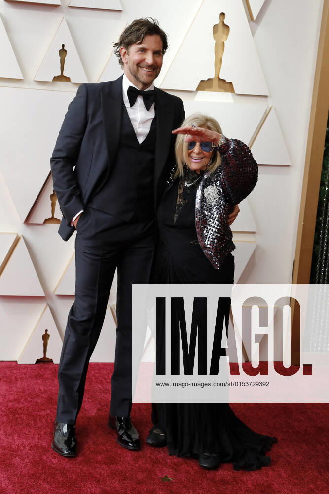 LOS ANGELES - MAR 27: Bradley Cooper, Gloria Campano at the 94th Academy Awards at Dolby Theater on March 27, 2022 in Los Angeles, CA Los Angeles USA - ZUMAnc22 20220327_zaa_nc22_362