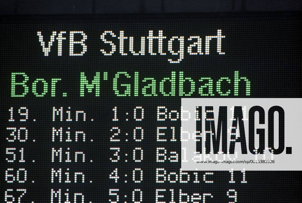 VfB Stuttgart - Borussia Mönchengladbach: Die Anzeigetafel zeigt die Torschützen des 5:0, Fredi Bobic, Giovane Elber und Krassimir Balakov