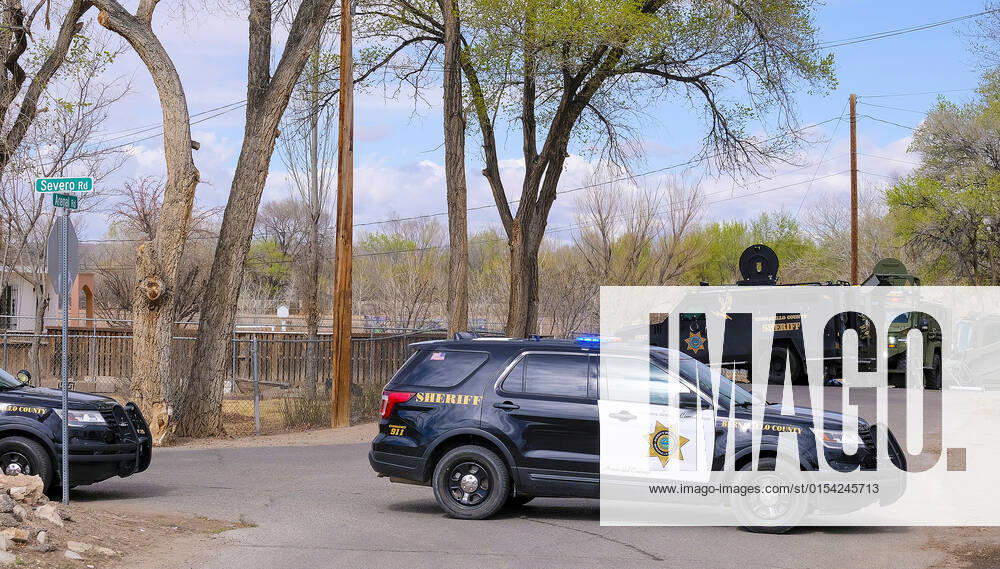 040122.Members of the Swat team respond following BCSO deputy involved shooting in the South Valley .Photographed on Friday April 1, 2022. JOURNAL. Albuquerque USA - ZUMAab1_ 20220401_zaf_ab1_004