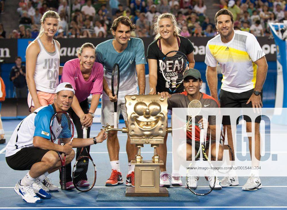 (140111) -- MELBOURNE, Jan. 11, 2014 (Xinhua) -- (L-R) Lleyton Hewitt of Australia, Eugenie Bouchard of Canada, Samantha Stosur of Australia, Roger Federer of Switzerland, Victoria Azarenka of Belarus, Rafael Nadal of Spain and Patrick Rafter of Australia pose for photos during the Kids Day exhibition match ahead of the Australian Open tennis tournament in Melbourne, Australia, Jan. 11, 2014. (Xinhua Bai Xue) (SP)AUSTRALIA-MELBOURNE-TENNIS