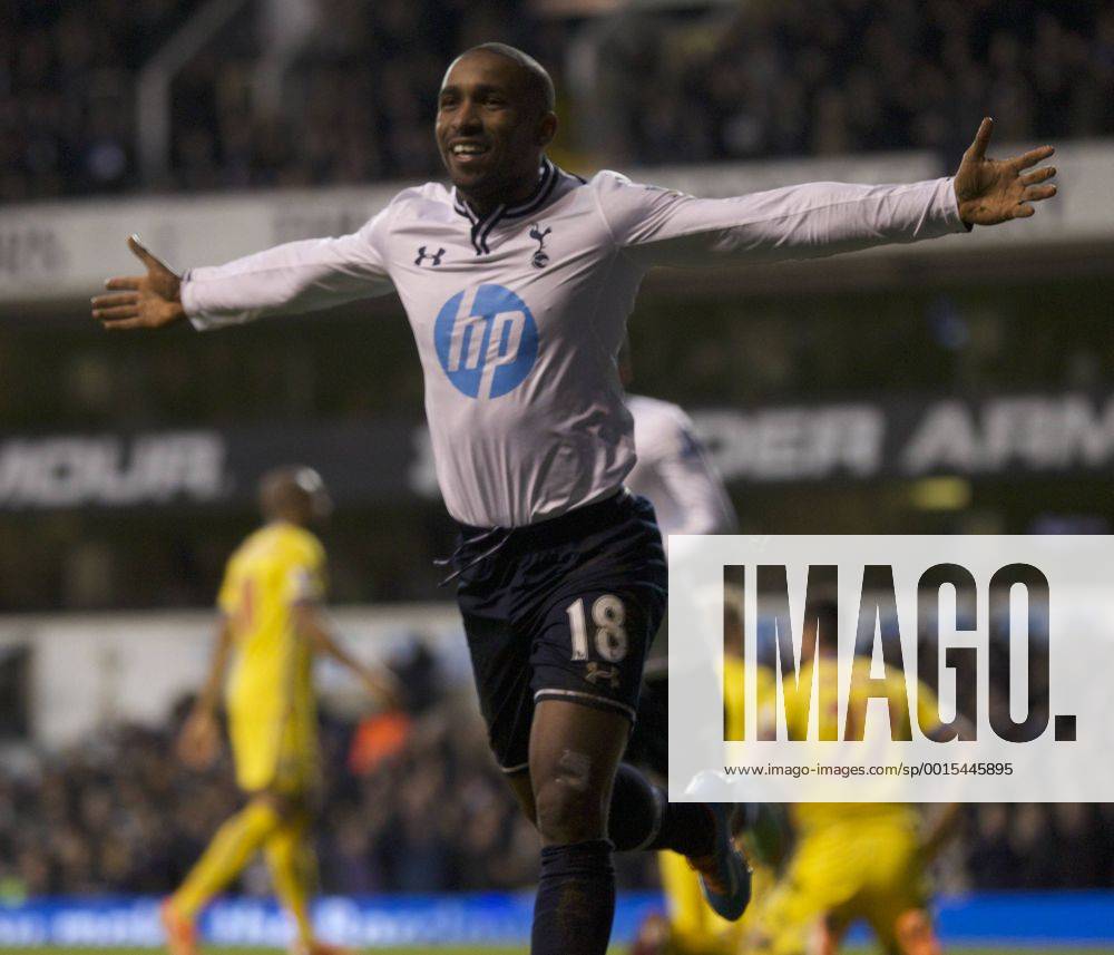 London, England. Jermain Defoe of Tottenham Hotspur celebrates his goal during the Premier League game between Tottenham Hotspur and Crystal Palace from White Hart Lane. Tottenham won the game 2-0. Cookex ActionPlus11487425