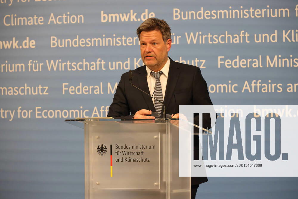 Habeck on Gazprom 04 04 2022, Germany, Berlin , Press conference Federal Minister for Economic Affairs and Climate Protection Robert Habeck On the subject of Gazprom Germania Berlin Berlin Germany
