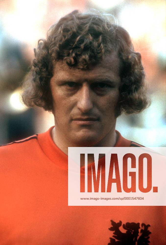 Wim Jansen (Niederlande) - Nationalhymne Fußball WM Herren Weltmeisterschaft 1974, Länderspiel, Nationalmannschaft, Nationalteam, Nationaltrikot, Holland, Vdia Porträt Hannover
