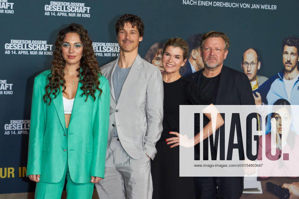 Nilam Farooq, Florian David Fitz, Anke Engelke and Justus von Dohnànyi guest arrival for the premiere of Enclosed Society at the ICI Lux cinema in Berlin on 06 04 2022 Premiere Enclosed Society